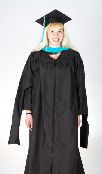 Graduation Gowns For Bachelors And Masters Graduates | The Greener ...