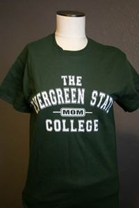 T-shirt: Evergreen Mom